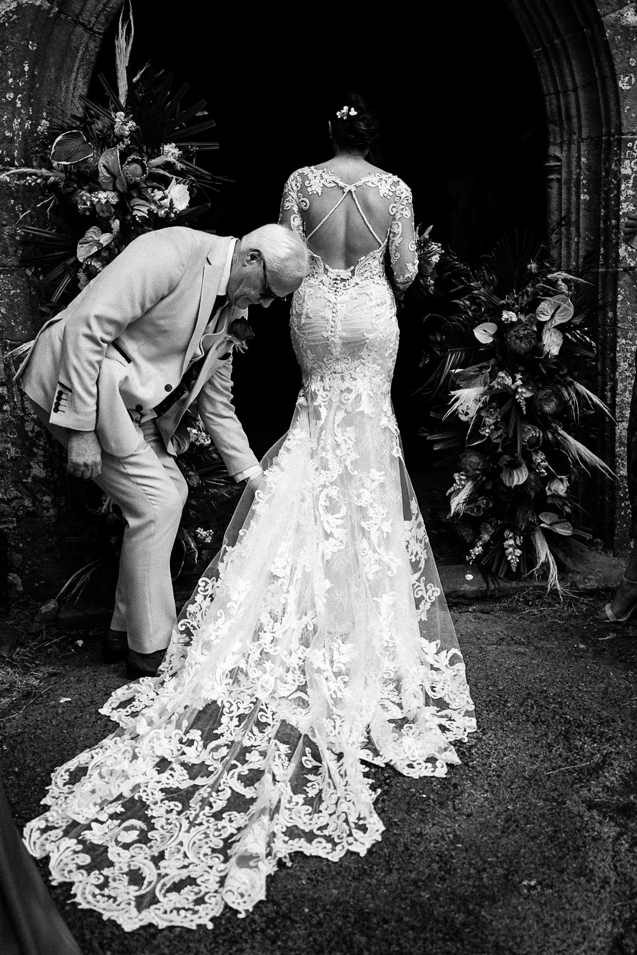 SANT FFRAED HOUSE WEDDING PHOTOGRAPHY 041 SANT FFRAED HOUSE WEDDING PHOTOGRAPHY 041